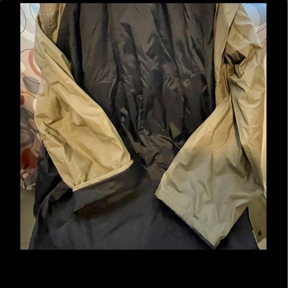 Other - ☔️NWOT☔️Rain☔️ Coat 🧥 Nice Fit Has Snug Elastic around Waist for added comfort